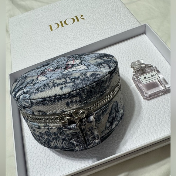 Dior Around the World Jewelry Case with mini Blooming Bouquet perfume. - Picture 5 of 6